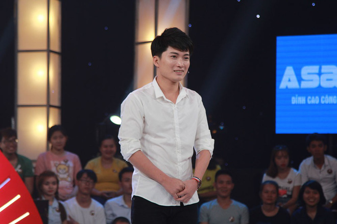 Thách thức danh hài: Anh chàng dự thi cùng người yêu mới của người yêu cũ khiến giám khảo rối não Thách thức danh hài: Anh chàng dự thi cùng người yêu mới của người yêu cũ khiến giám khảo rối não